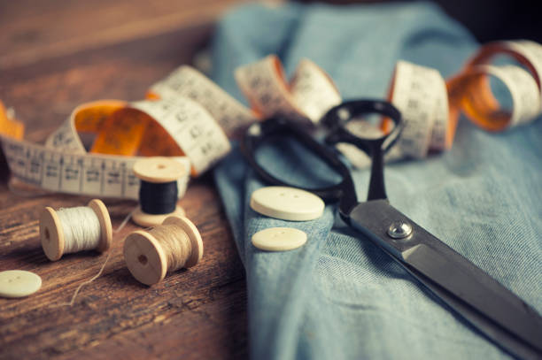 Compostura de ropa cerca de mí, instrumentos para poder realizar arreglos en la ropa